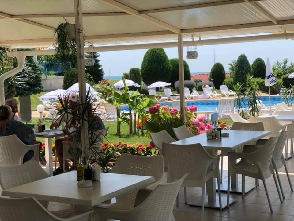 Hotel Riviera Complex 6 à Sveti Vlas Extérieur photo